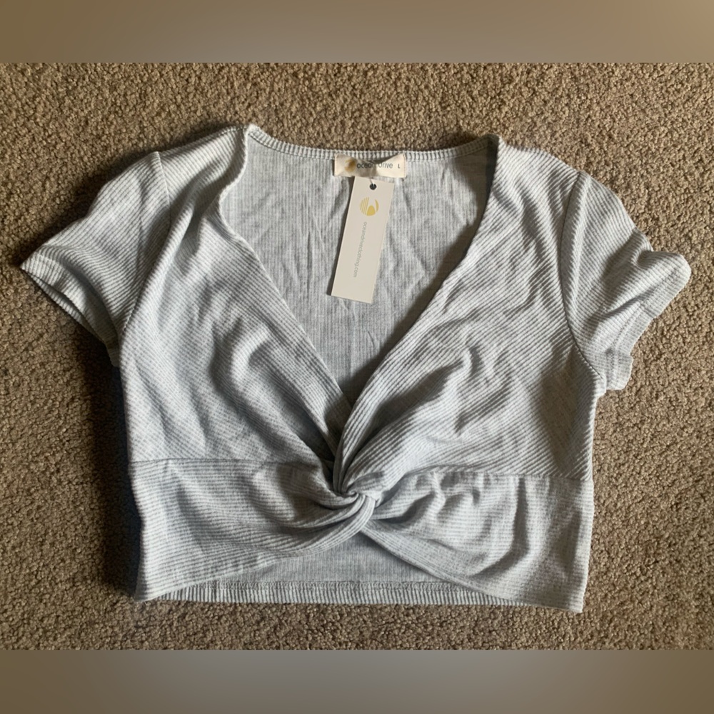 NWT Women’s Ocean Drive Rib Knit Twist Front Tee Harbor Grey Soft Cropped Large